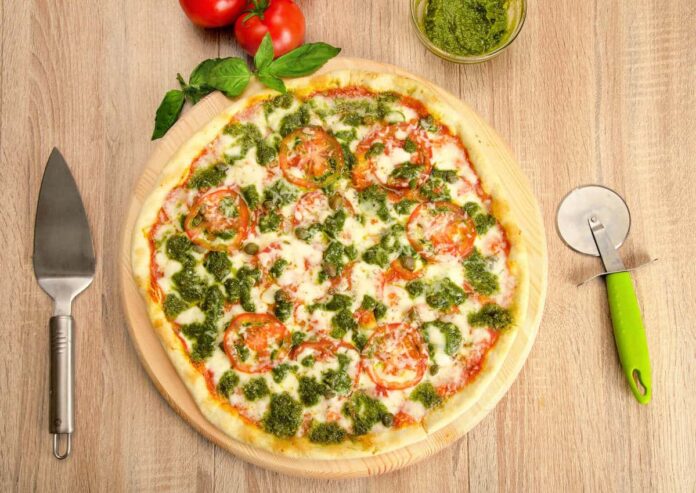 Pizza-pesto-et-tomates-cerises